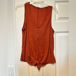 Women’s tie front tank top. Size M